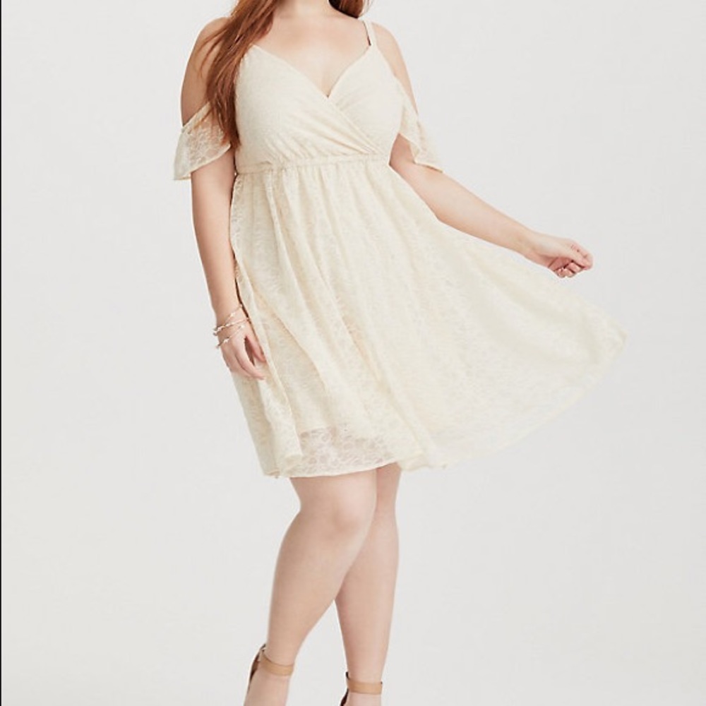 TORRID Ivory lace cold shoulder dress
